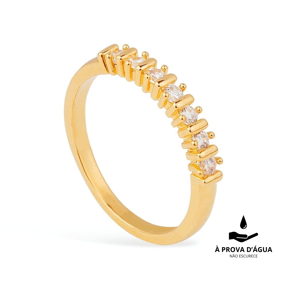 Gold Pavé Wedding Band Ring with 7 Zirconia Stones