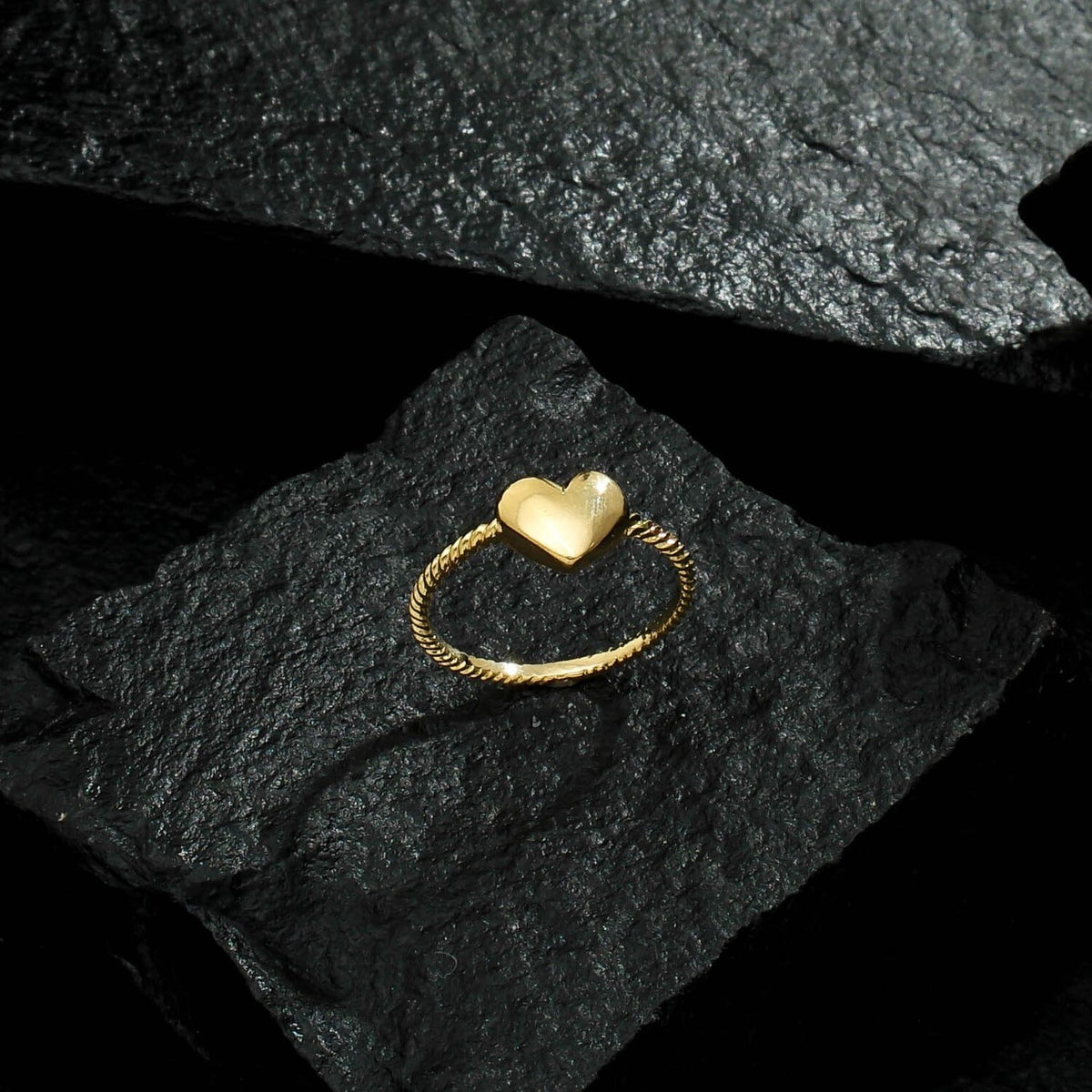 Gold Heart Midi Ring